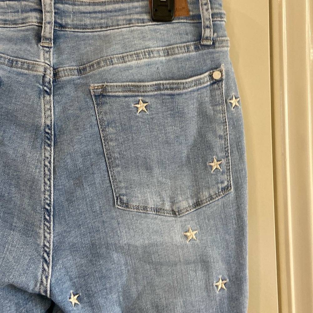 Skinny Fit Jeans by Judy Blue Brand. EUC! - Picture 4 of 16